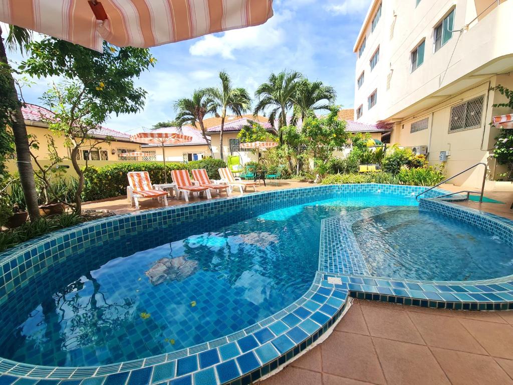 BUTTERFLY GARDEN BOUTIQUE RESIDENCES Apts and villas, A Lifestyle Destination Ex Lg 1-3 bedroom units , Full kitchen, 2 Full bathrooms, Rain shower, Spa bath, FREE BBQ, Free fast fiber optic WIFI, Staff 24-7