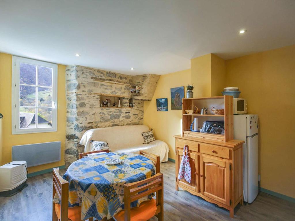 Fotografia z galérie ubytovania Séjour calme à Cauterets : Appartement T3, 4-6 pers, proche navette, commerces et télécabine - FR-1-401-248 v destinácii Cauterets