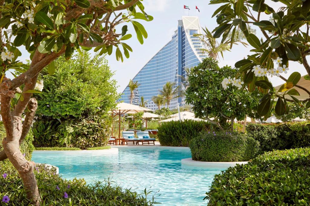 Jumeirah Beach Hotel, Dubai – Güncel 2024 Fiyatları