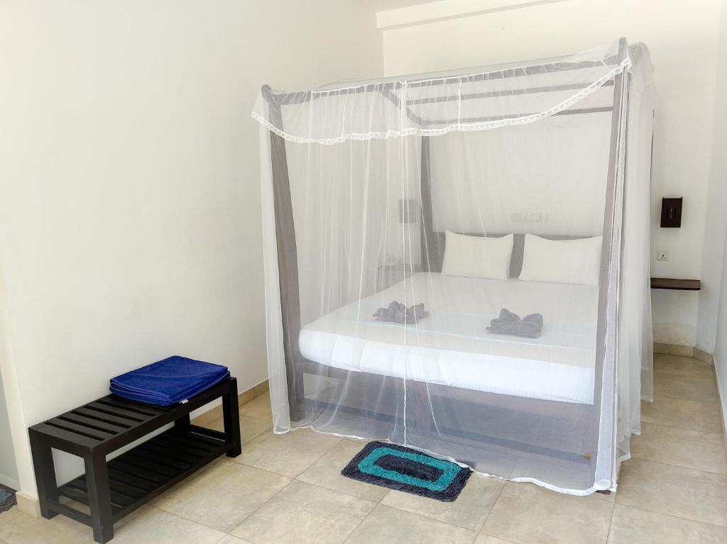 Pearl Island Beach Hotel - 2