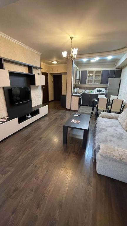 لابی و فضای عمومی Family Apartment - تصویر ۵