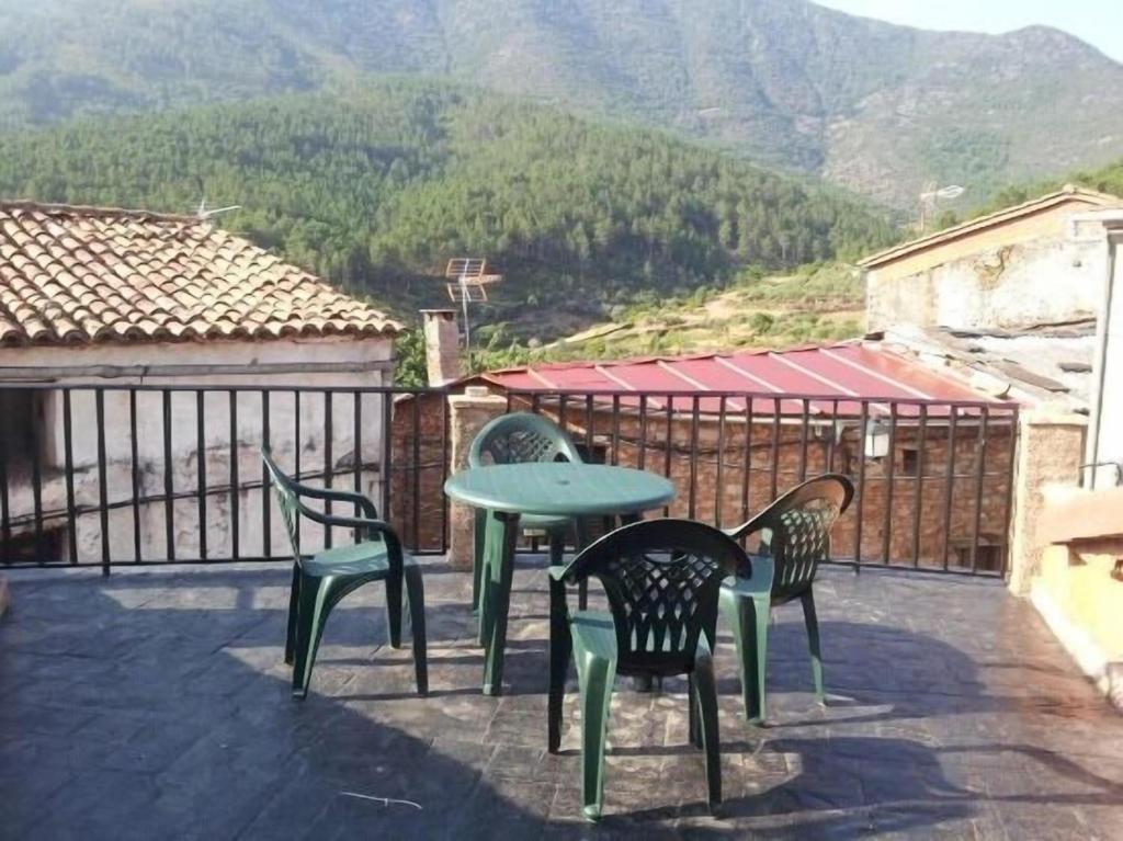 Un balcon sau o terasă la Mirador del Castillo Rural House