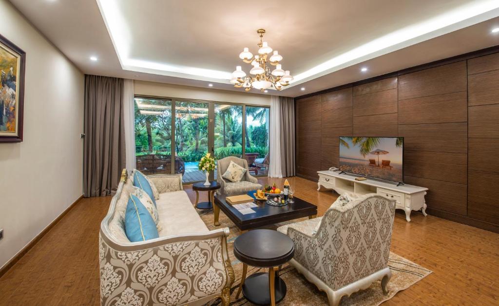 Villa4-Bedroom Pool View- Fullboard