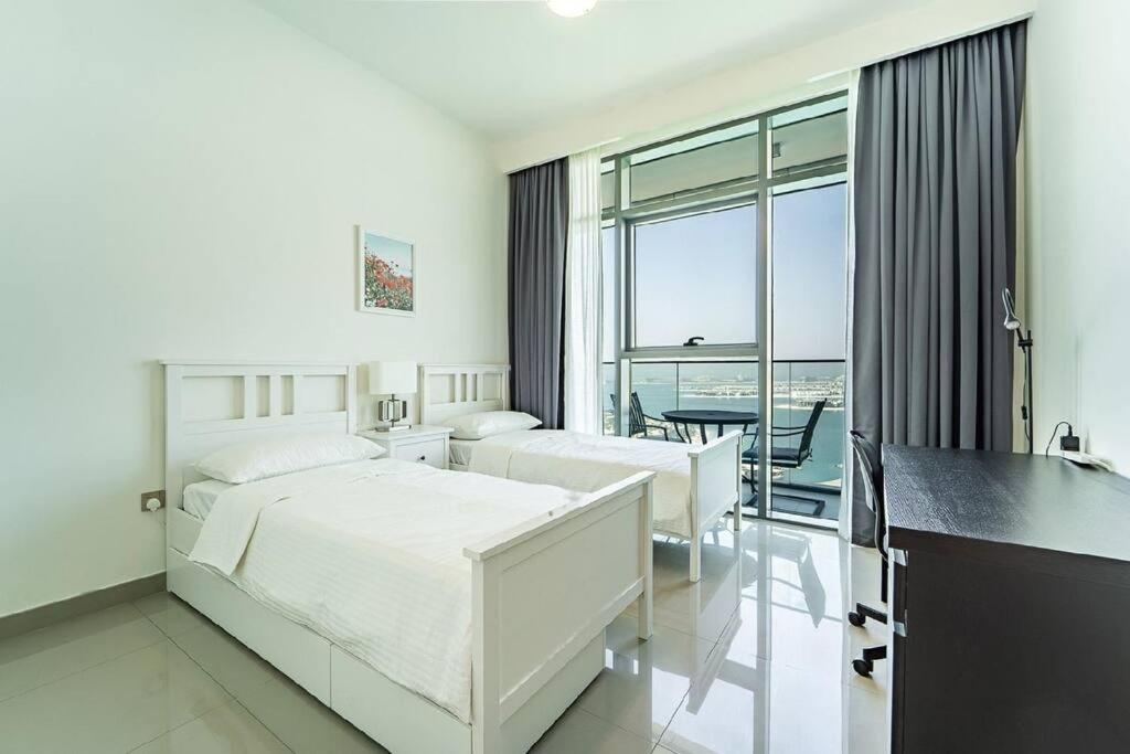 Fotografie z fotogalerie ubytování Luxury Sea View with Private Beach in a Central Location v Dubaji
