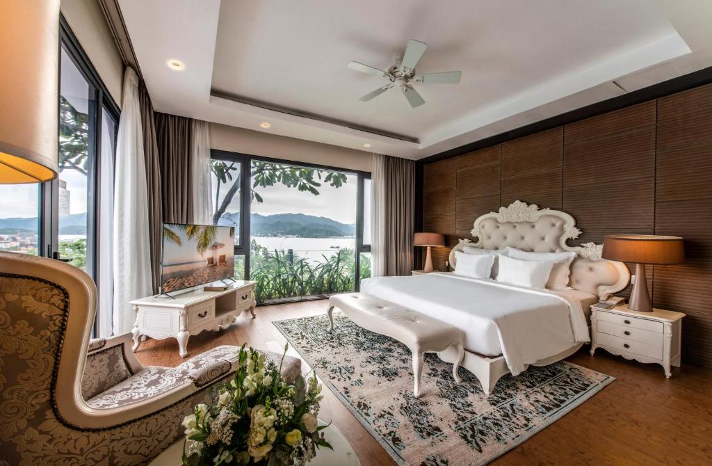 Biệt Thự 3 Phòng Ngủ Nhìn Ra Bãi Biển - Hồ Bơi Riêng