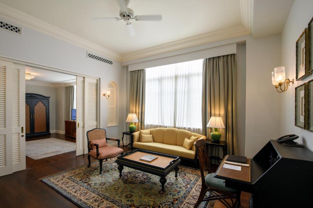 Posezení v ubytování Eastern & Oriental Hotel