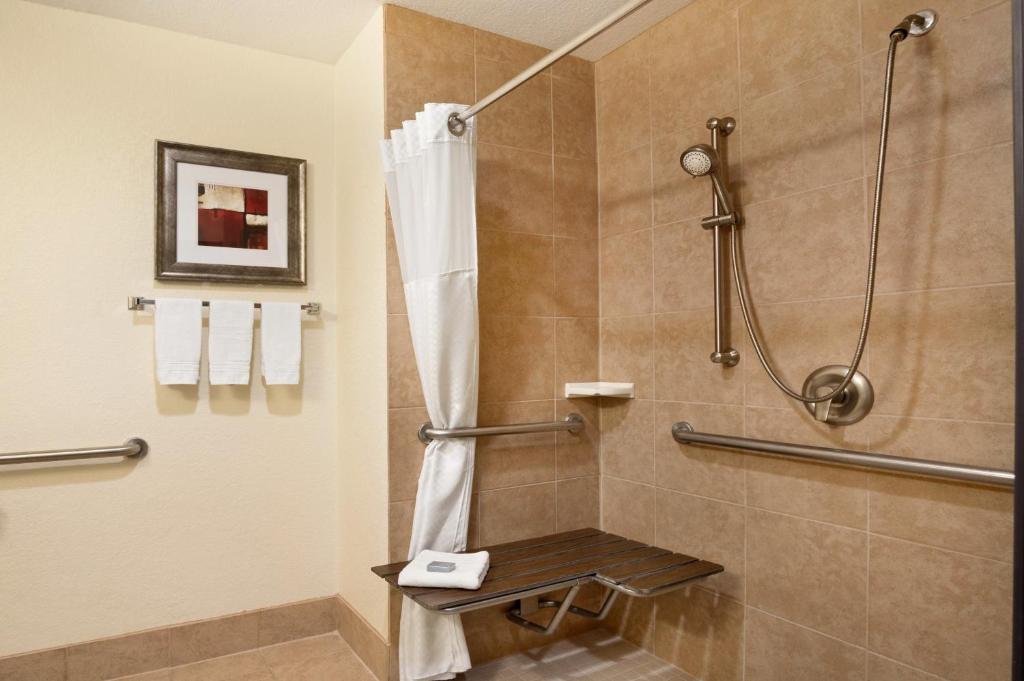 Wingate by Wyndham San Marcos photo