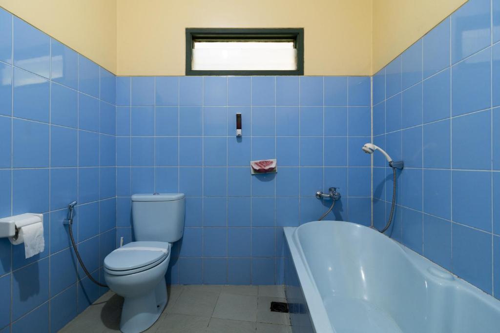 Urbanview Hotel Griya Astoeti 2 Cisarua Puncak - Superior Twin Room