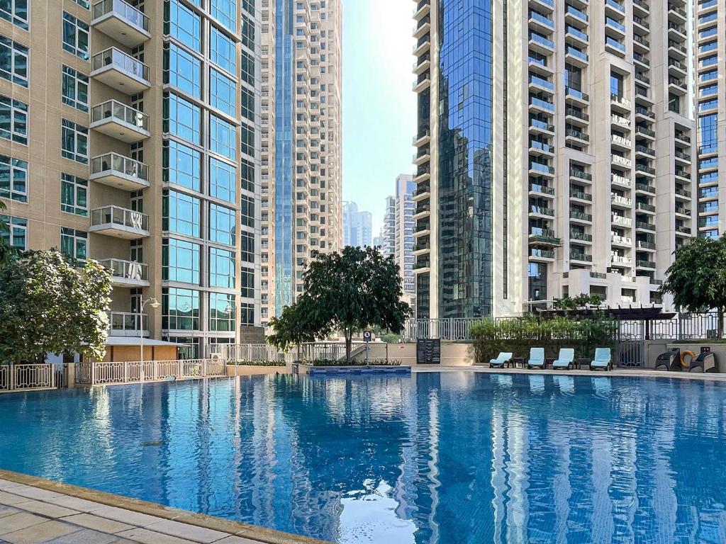 Bazén v ubytování Burj Residences T3 Premium Apartment nebo v jeho okolí