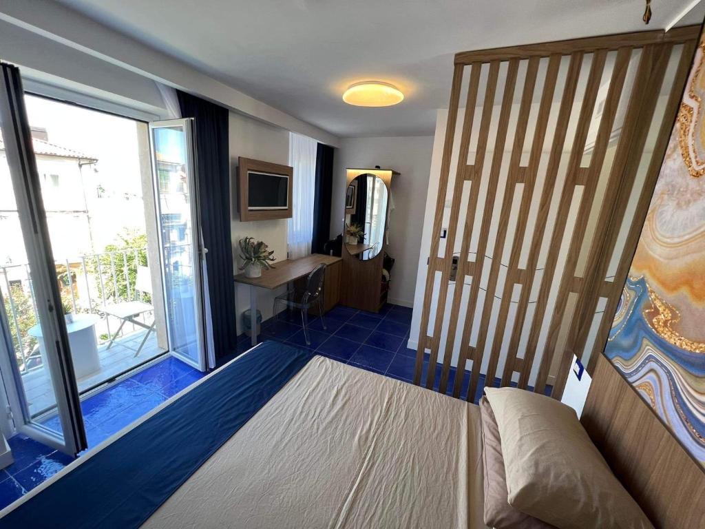 Luxury in the heart of Tropea- Residenza AquaLaguna - Deluxe Double Room With Balcony And Sea View