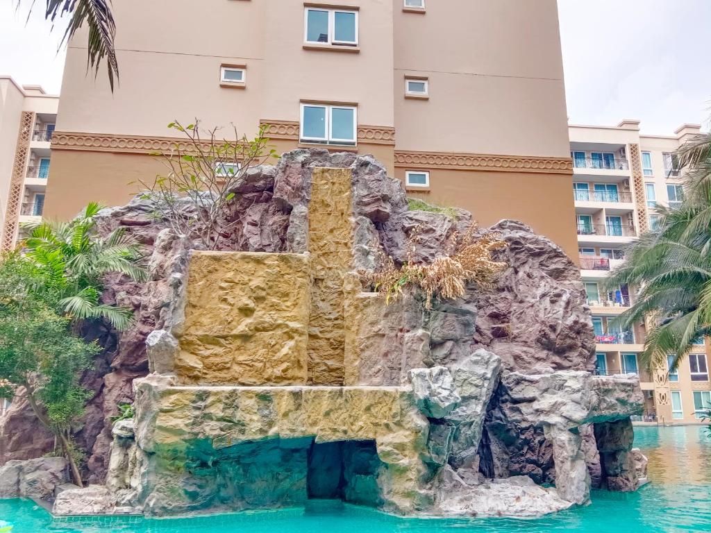 Bazén v ubytování Atlantis Condo Resort Pattaya nebo v jeho okolí