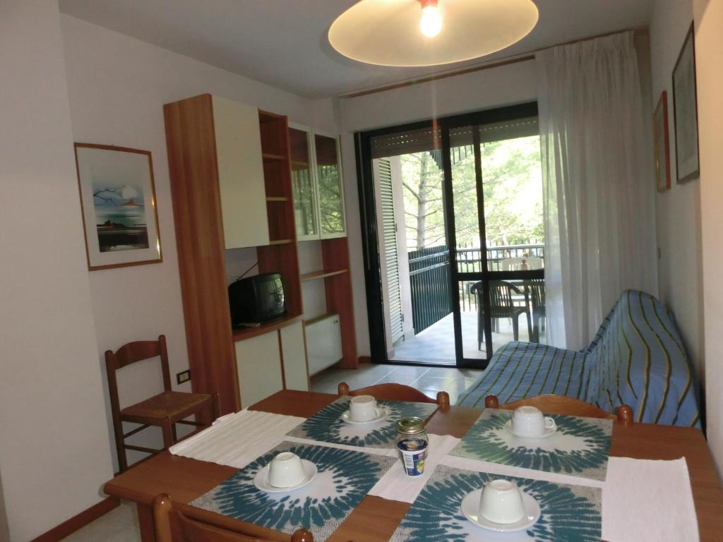 A television and/or entertainment centre at Residence delle Terme