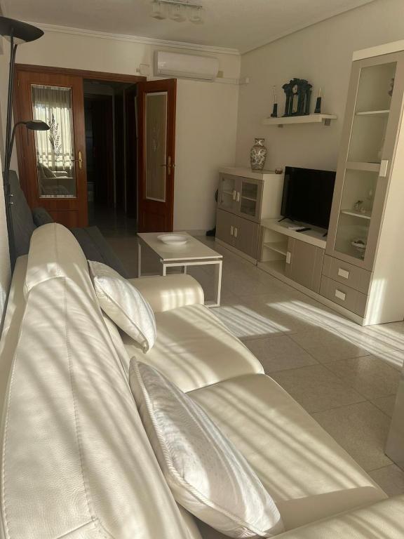 TV a/nebo společenská místnost v ubytování Domo 5E Holiday apt with pool