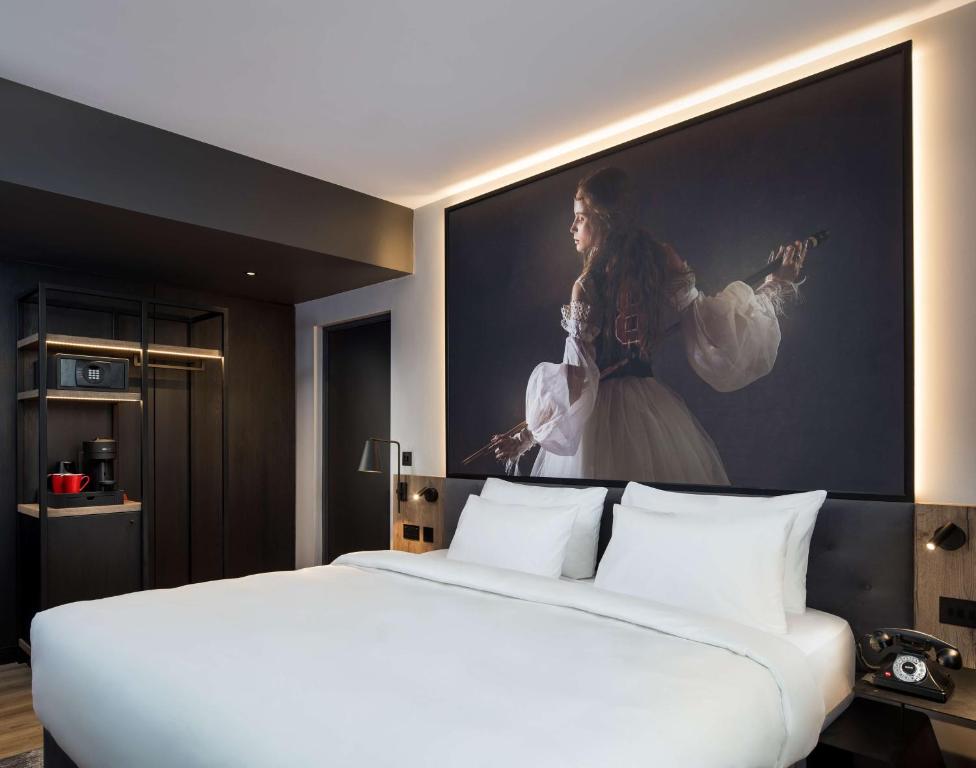 Postel nebo postele na pokoji v ubytování Radisson RED Hotel, Liverpool