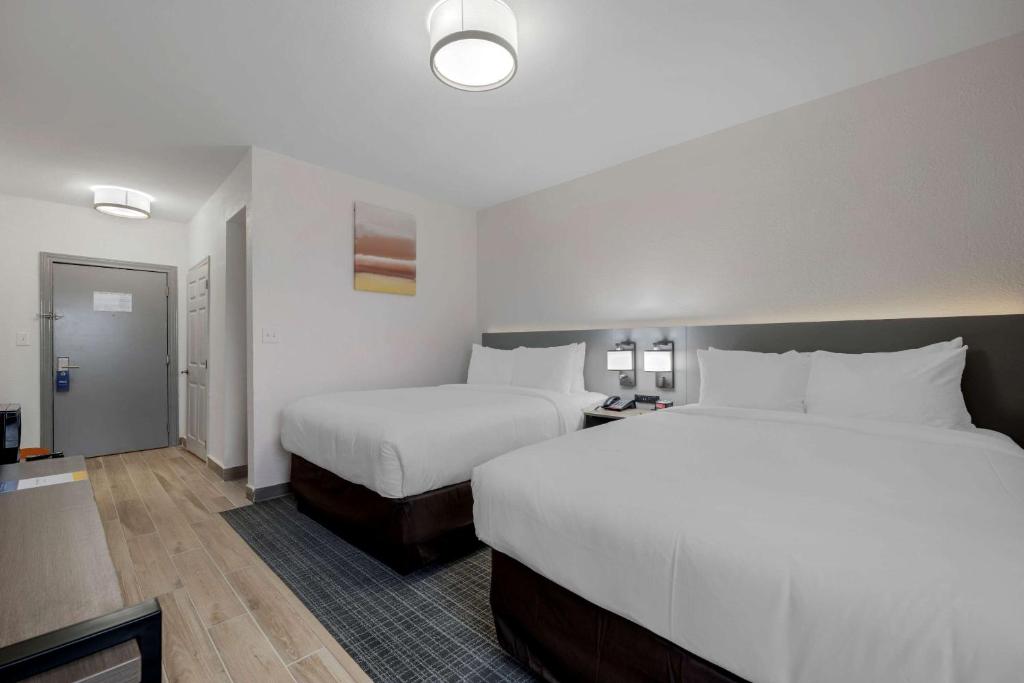 Postel nebo postele na pokoji v ubytování Comfort Inn