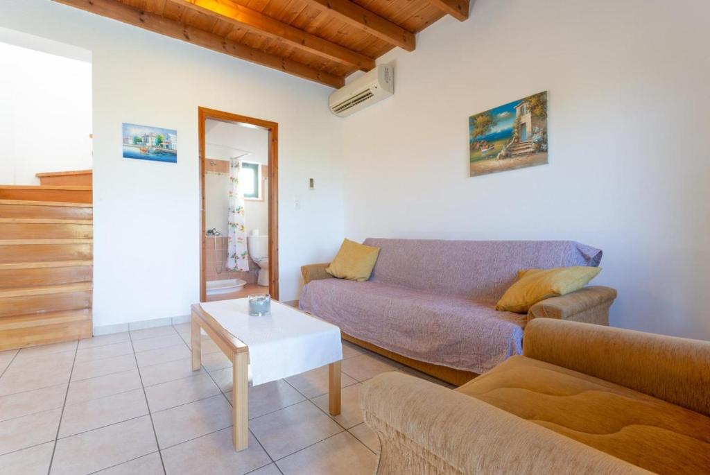 Część wypoczynkowa w obiekcie Spiros Beach Villa