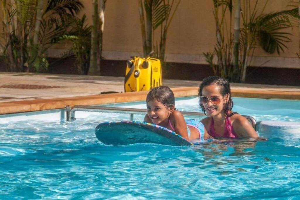 Hồ bơi trong/gần Luxury Rental with Kids Playroom in Goa
