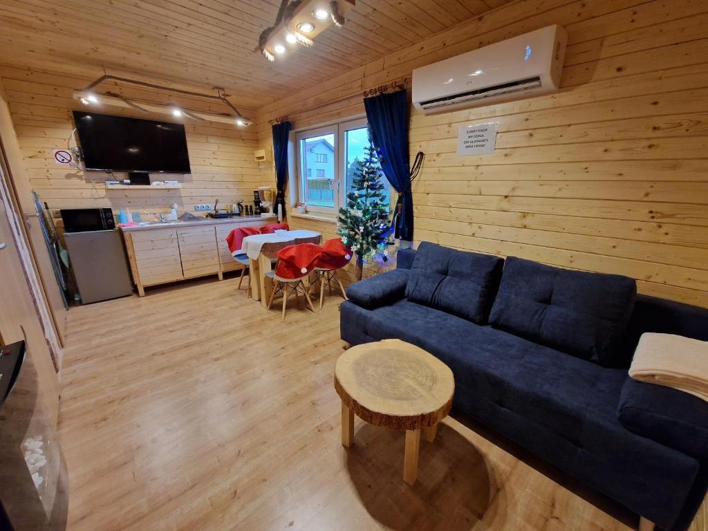Kuchyňa alebo kuchynka v ubytovaní Apartament z Tężnią Solankową, Sauną, Kominkiem LED i Śniadaniem nad Jeziorem Żywieckim