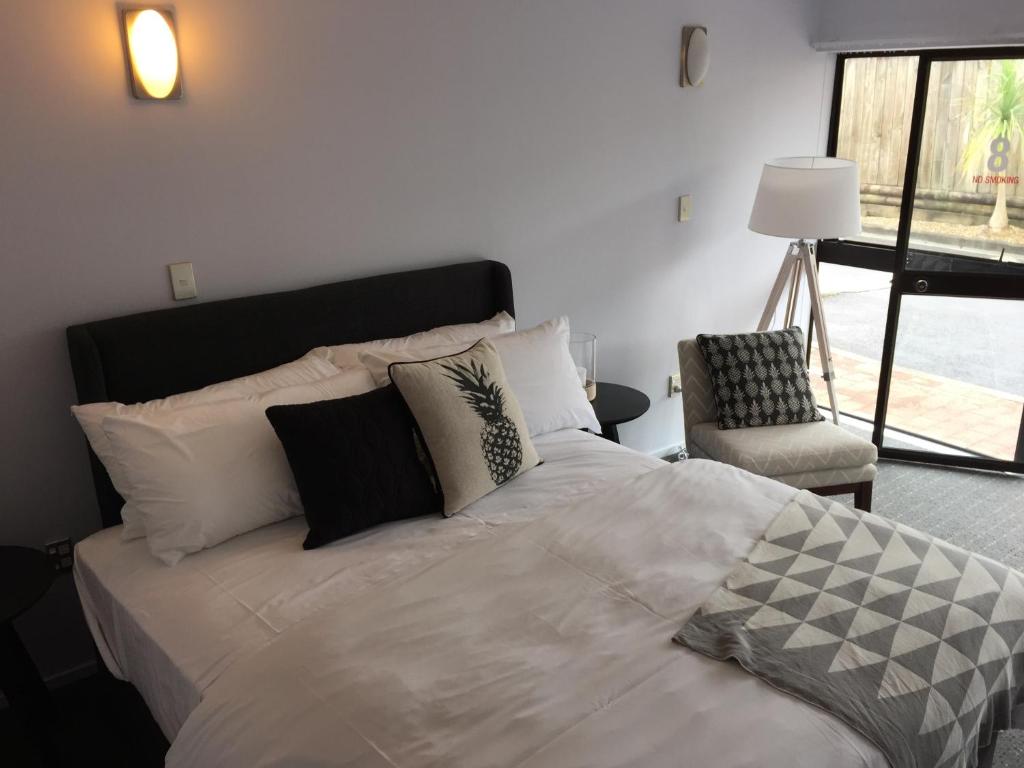 Anzac Court Motel - Deluxe Studio