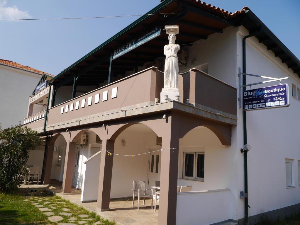 Budova, v ktorej sa dovolenkový dom nachádza