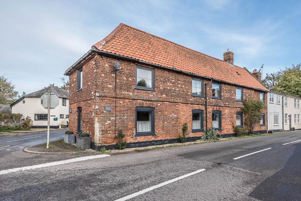 Solebay House, Tunstall 6