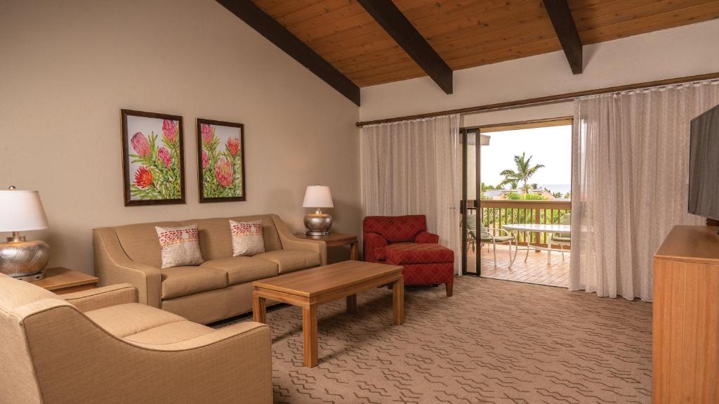 TV a/nebo společenská místnost v ubytování Kona Coast Resort