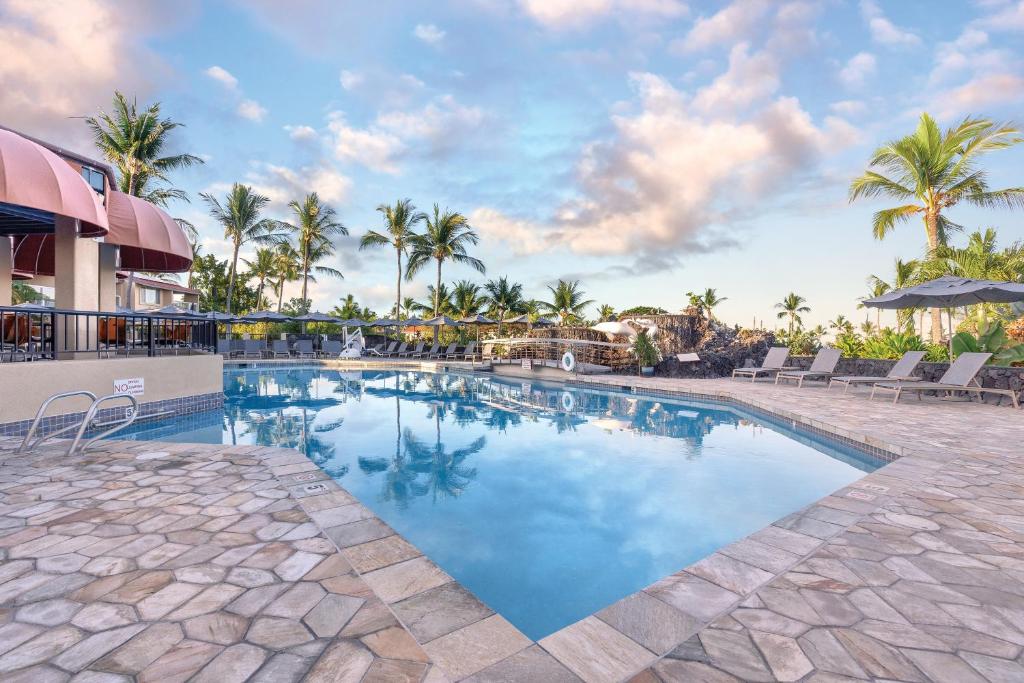 Bazén v ubytování Kona Coast Resort nebo v jeho okolí