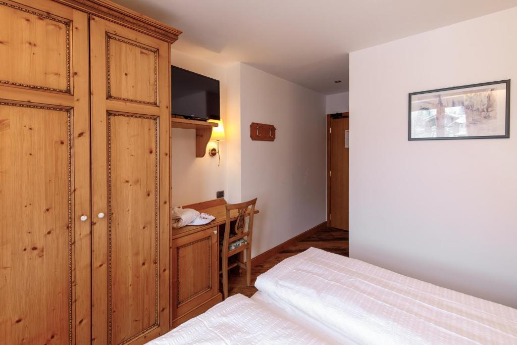 Hotel Belvedere - Quarto Duplo Pequeno Com Varanda
