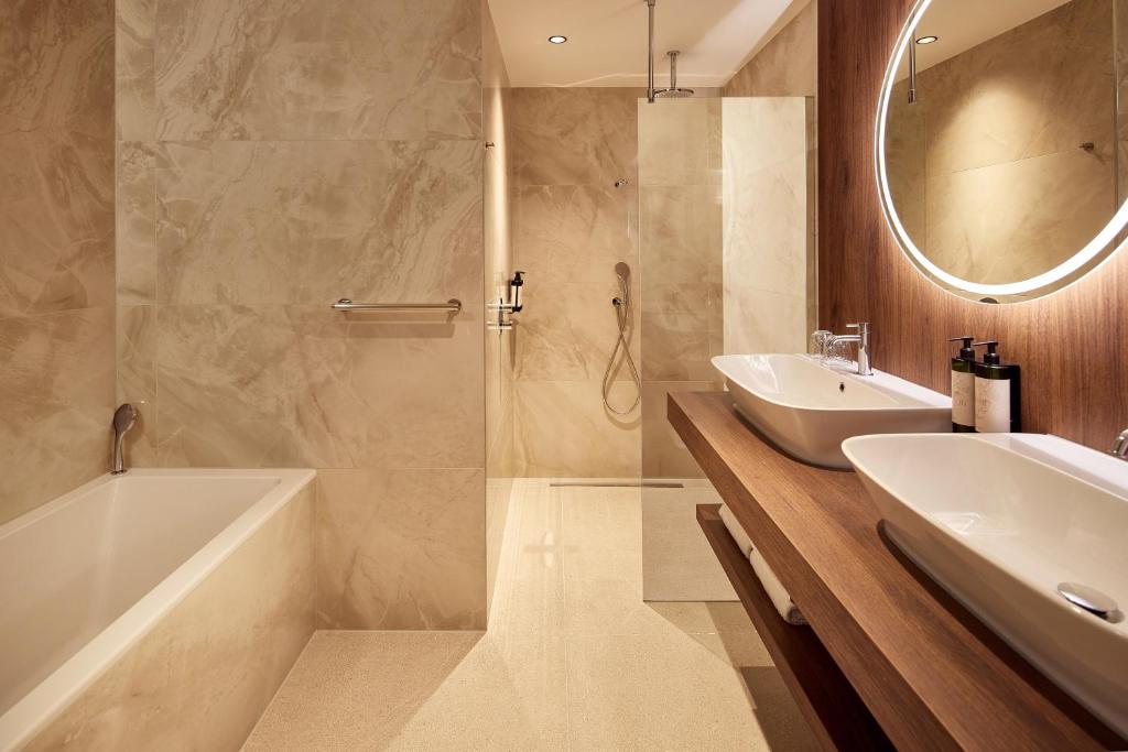 Koupelna v ubytování Van der Valk Hotel Lelystad