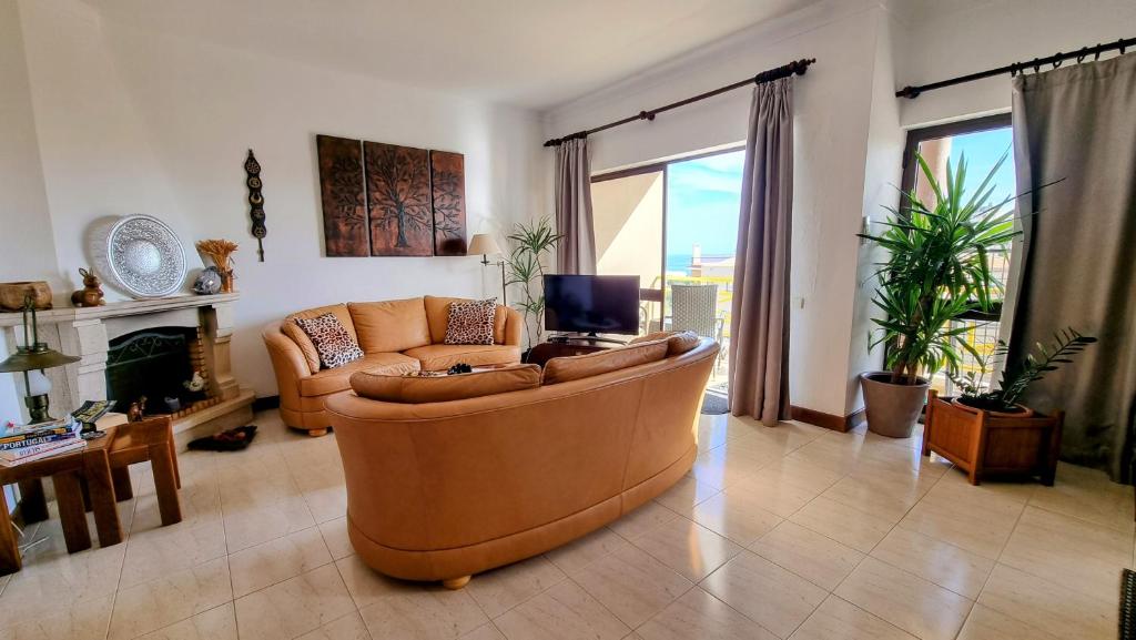 Gallery image of Apartmento Praia da Dona Ana in Lagos