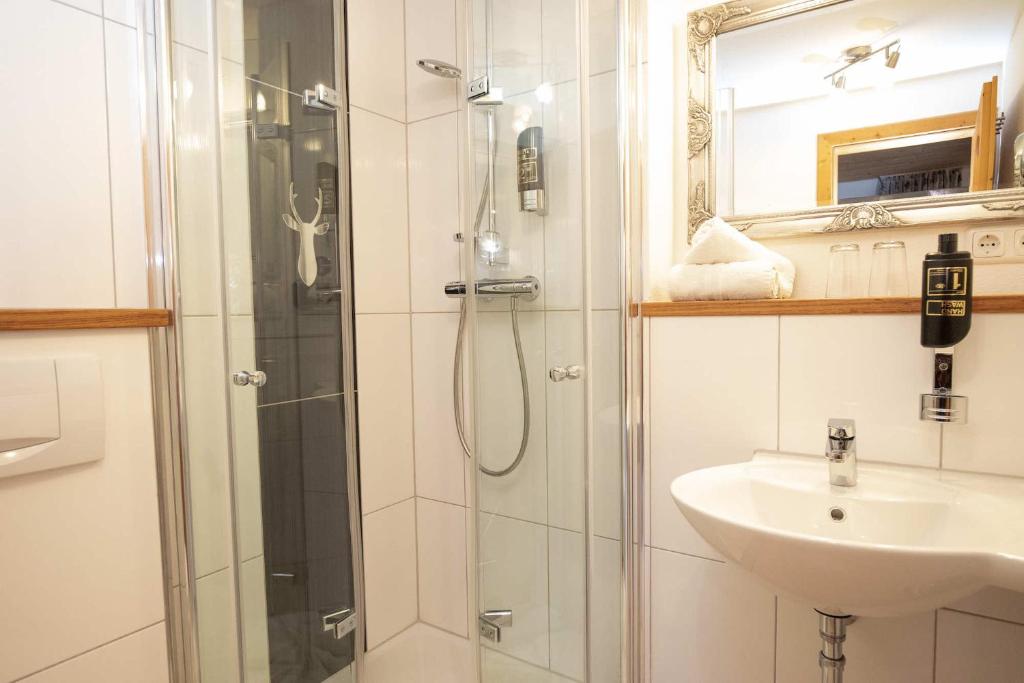 Koupelna v ubytování Hotel-Gasthof Der Wiesengrund