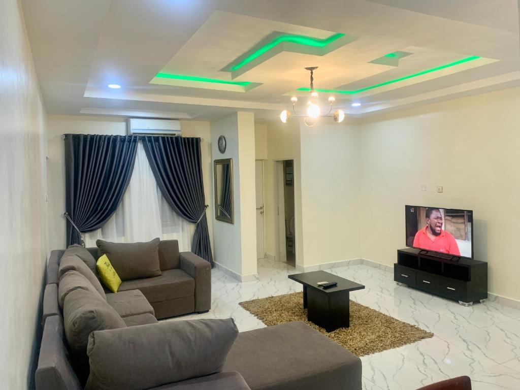 Cozy 2 Bedroom apt with free WiFi Konar Apartments, Abuja (updated