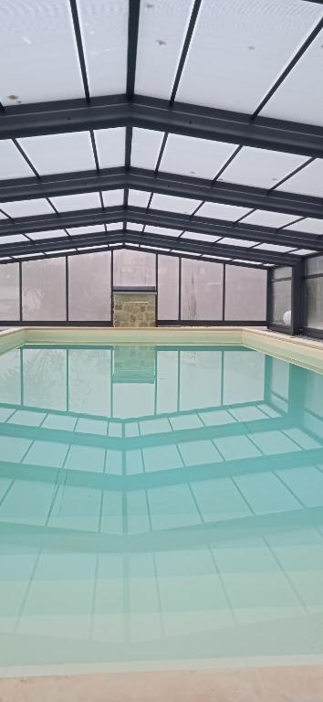 Bazén v ubytování Hotel Valle del Fiora nebo v jeho okolí