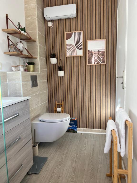 Ванная комната в Magnifique Appartement à Cassis,Parking,2 pas du Port