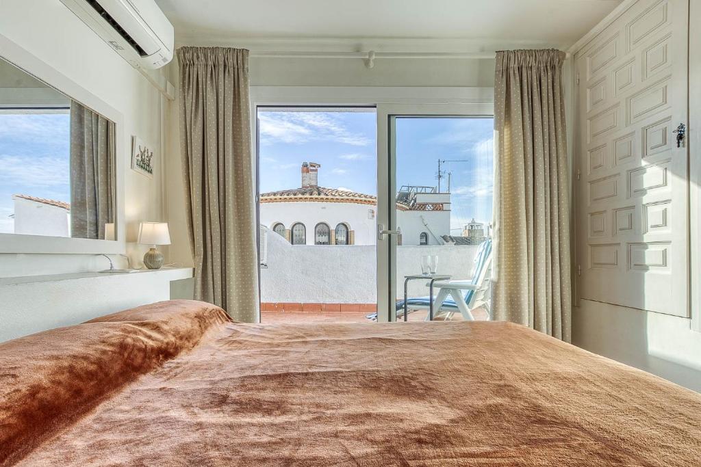 Isla Cartago 49 - Barneda, Empuriabrava – Updated 2023 Prices