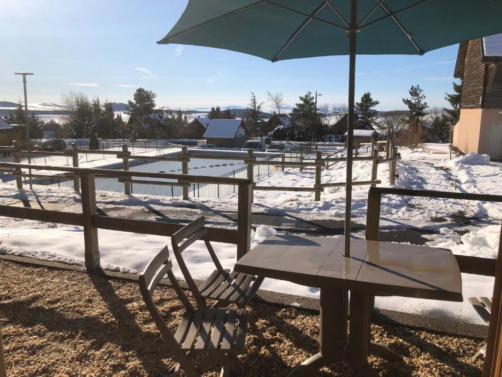 Le chalet de "Lamarmotte" T3 rénové avec terrasse sud en rez de jardin v zime