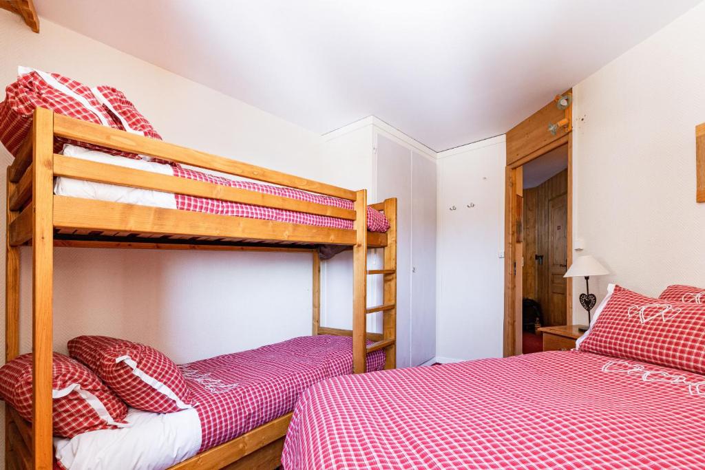Postel nebo postele na pokoji v ubytování Chalet Choucas by Avoriaz Chalets