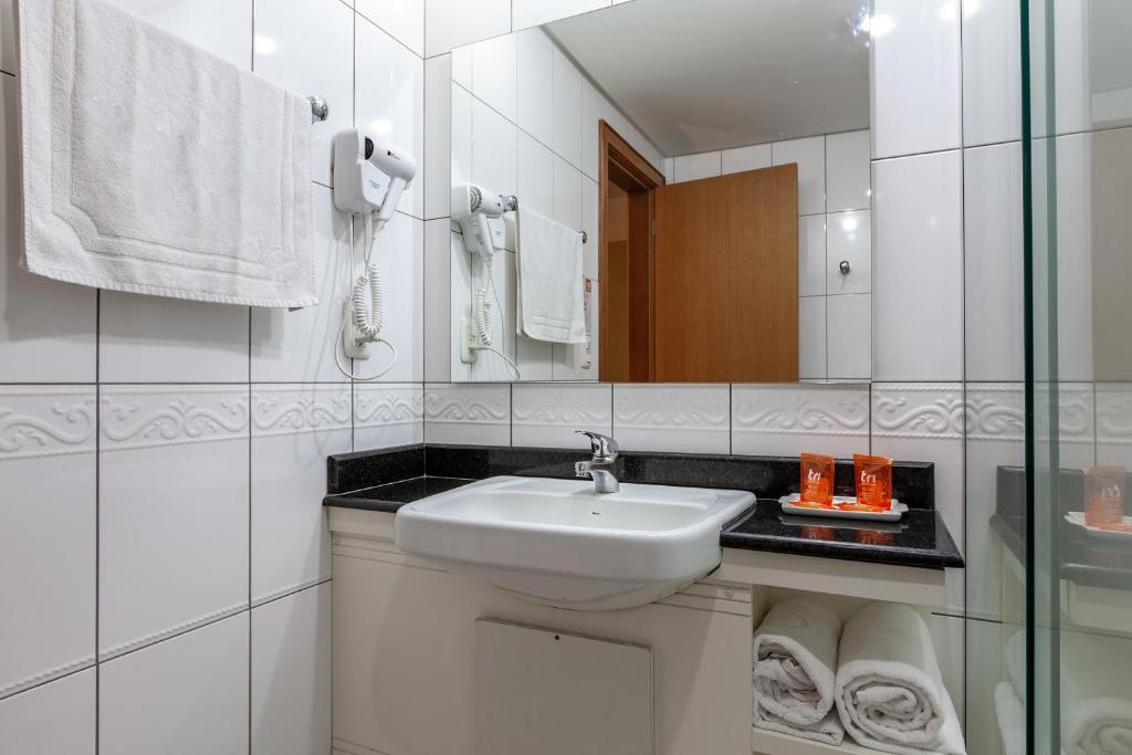 Koupelna v ubytování Tri Hotel Executive Caxias