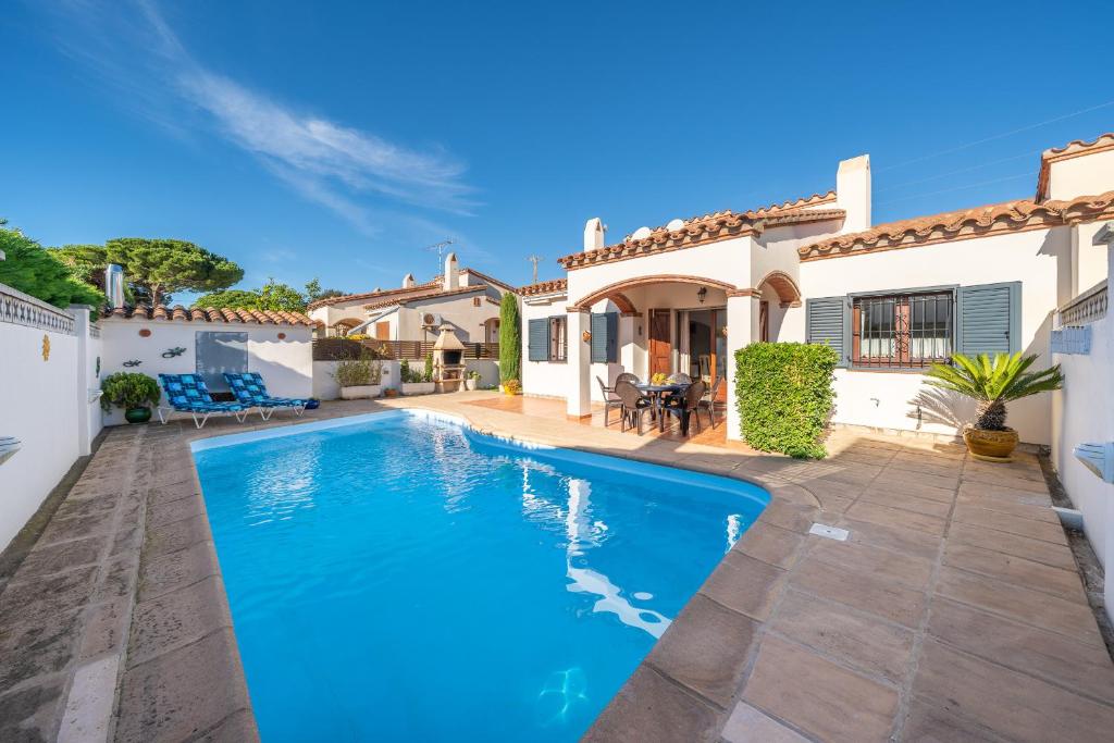 Bazén v ubytovaní Holiday Home Mila alebo v jeho blízkosti