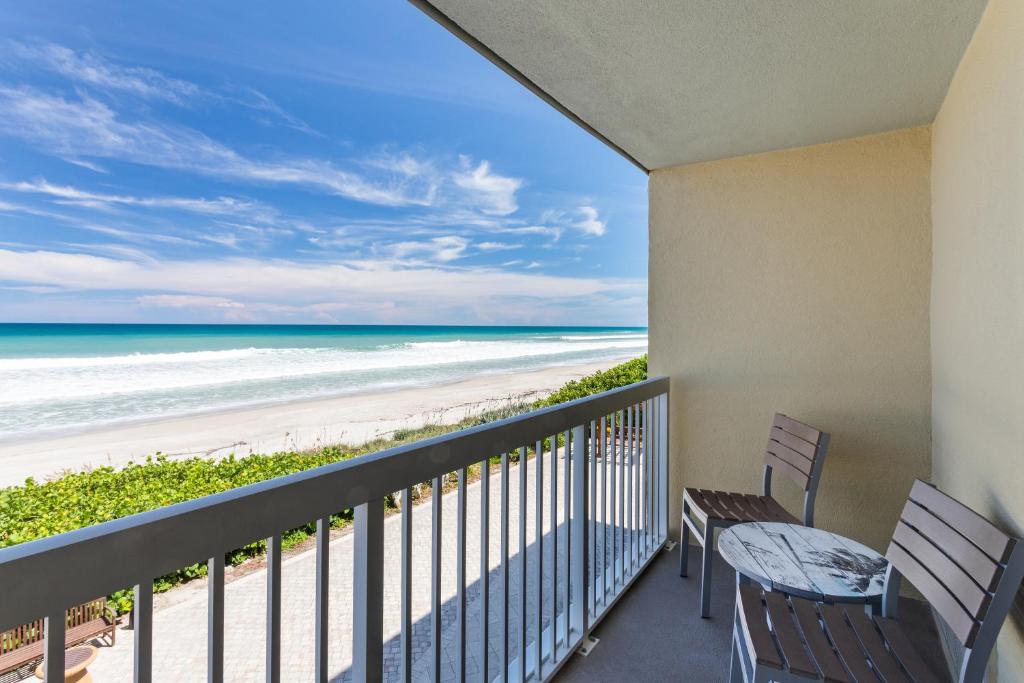 Crowne Plaza Melbourne-Oceanfront, an IHG Hotel - Executive Suite - Non-Smoking