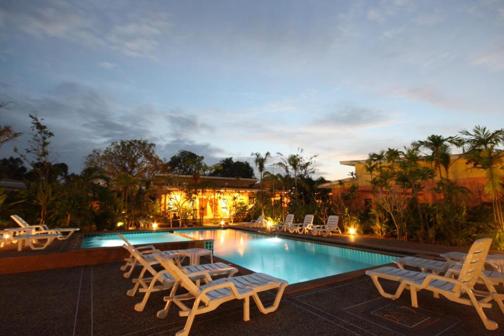 Bazén v ubytování Bida Daree Resort nebo v jeho okolí