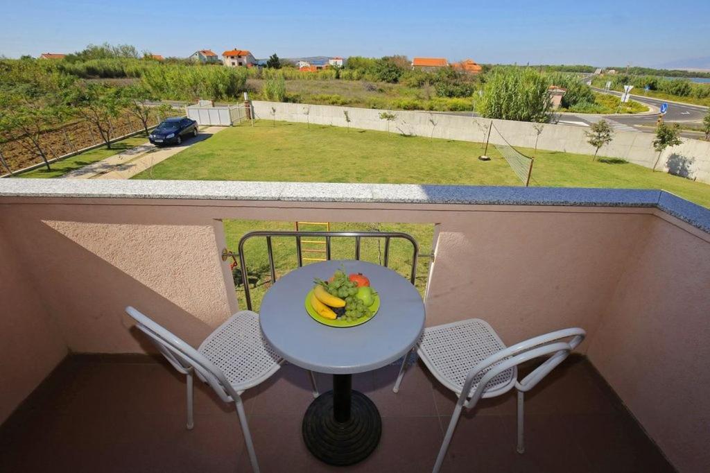 Balkón nebo terasa v ubytování Apartment in Privlaka with sea view, balcony, air conditioning, WiFi 3598-2