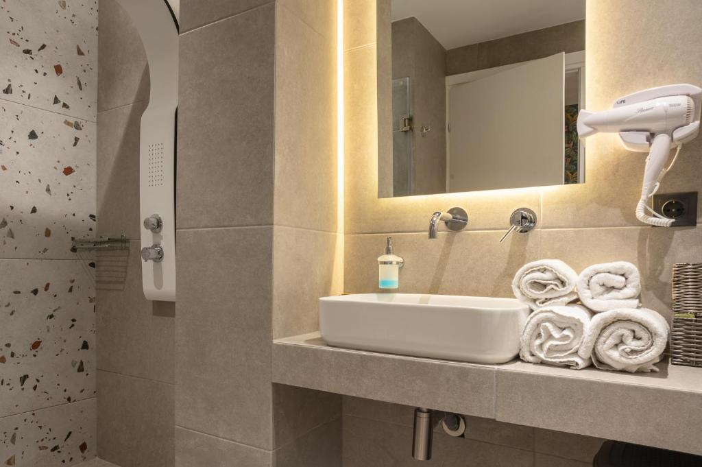 Heart Of Athens Apartments - 11