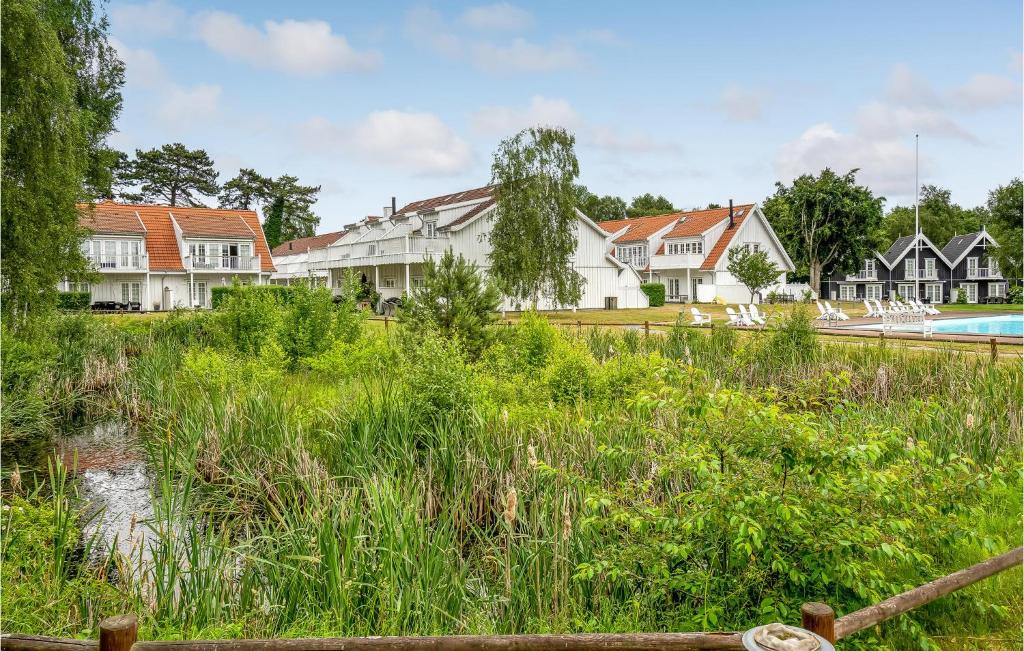 Zahrada ubytování Lake Front Apartment In Nykøbing Sj