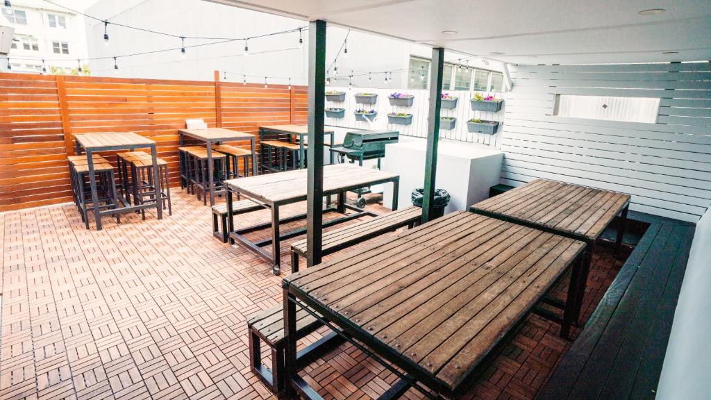 Restaurace v ubytování Mad Monkey Downtown
