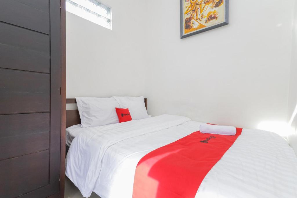 RedDoorz Syariah near Universitas Jember - Wirtschaft Doppelzimmer