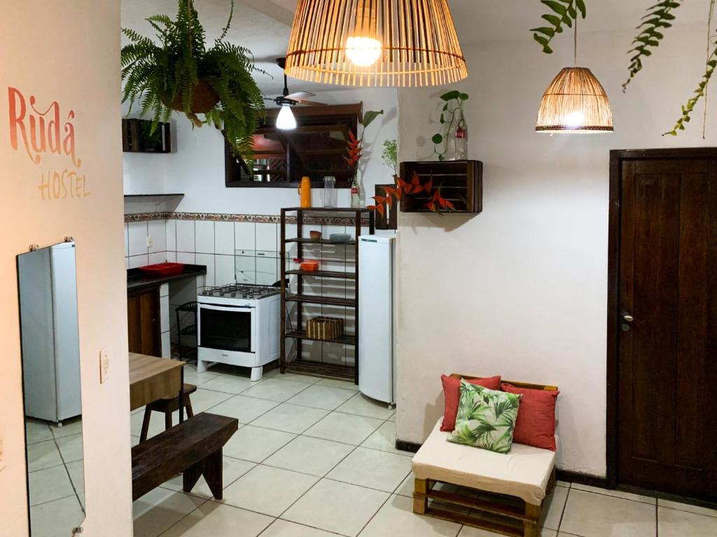 Kuchyň nebo kuchyňský kout v ubytování Rudá Hostel