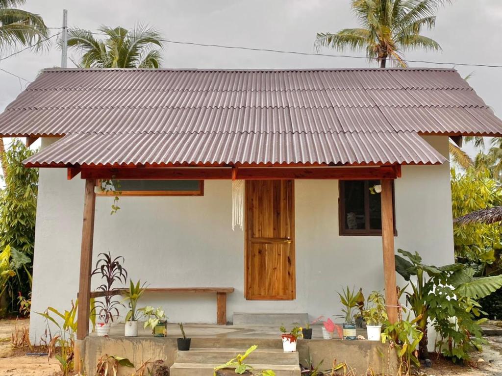 Gedung tempat guest house berlokasi