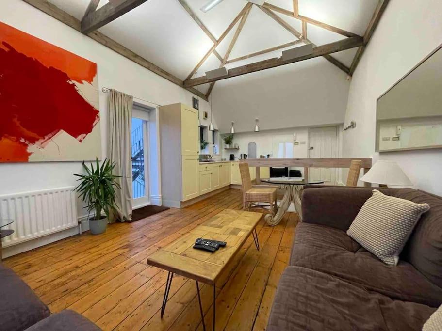 Apartment 3 Perfectly situated beachside apartment, Tynemouth (updated