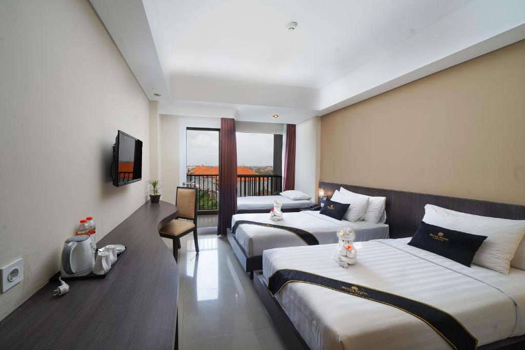 TV a/nebo společenská místnost v ubytování Brits Hotel Legian